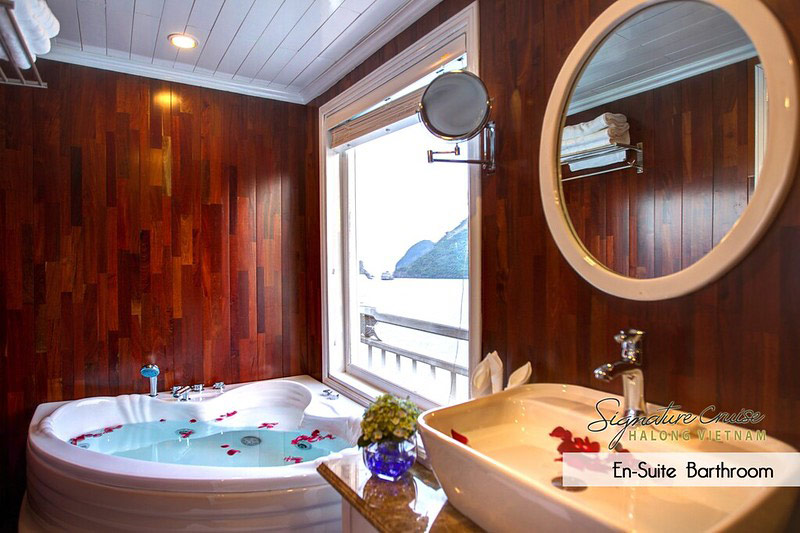 Bathroom- Signature Royal Cruise Bai Tu Long Bay 5*, Du Thuyền Signature Royal Cruise 5 Sao