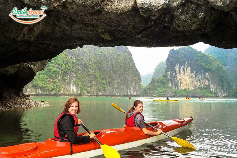 Kayak Halong Excursion Cruise Smiletravel