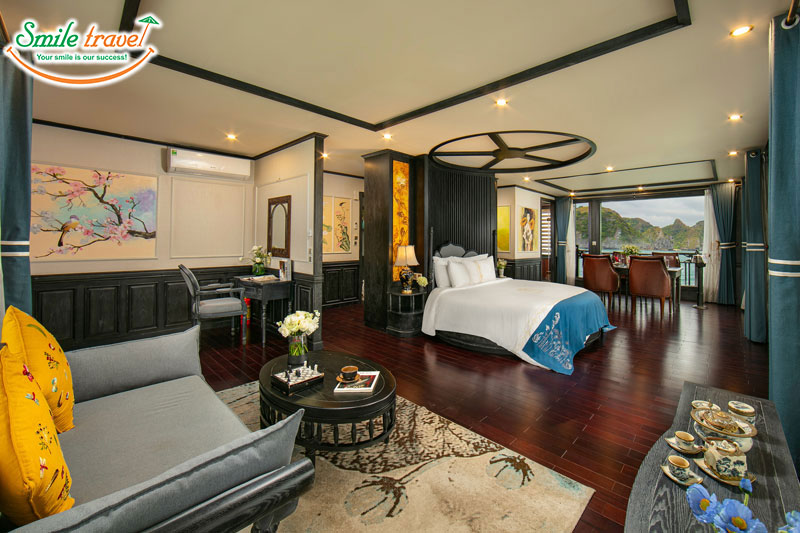 Grand-Suite-balcony-La-Regina-Grand-Smiletravell-Halongbay