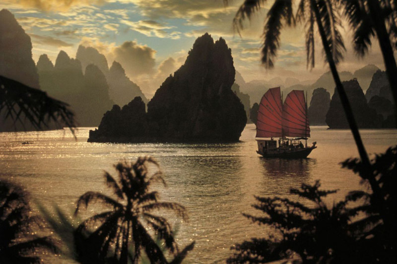 Halong Bay Sunset- Smile Travel