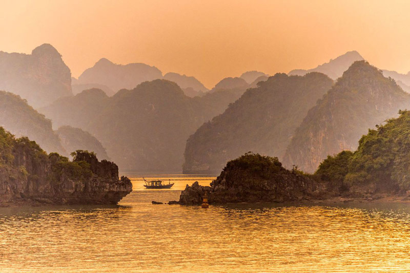 Halong Bay Sunrise- Smile Travel