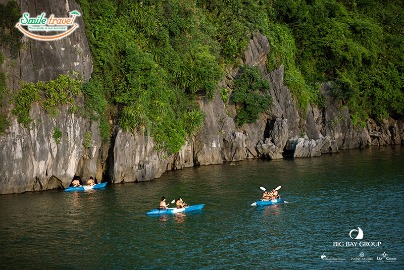 Kayaking Peony Cruise Smiletravel