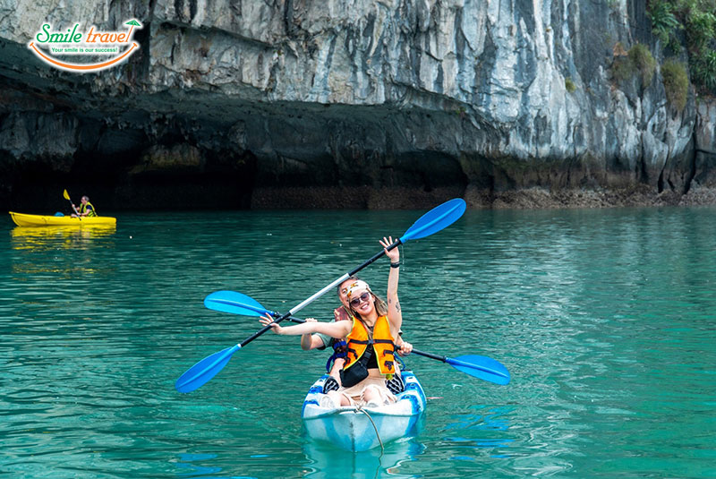 Kayaking Grand Pioneers Cruise Smiletravel