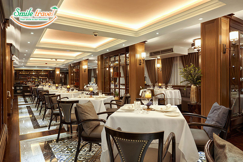 Restaurant Paradise grand Smiletravel