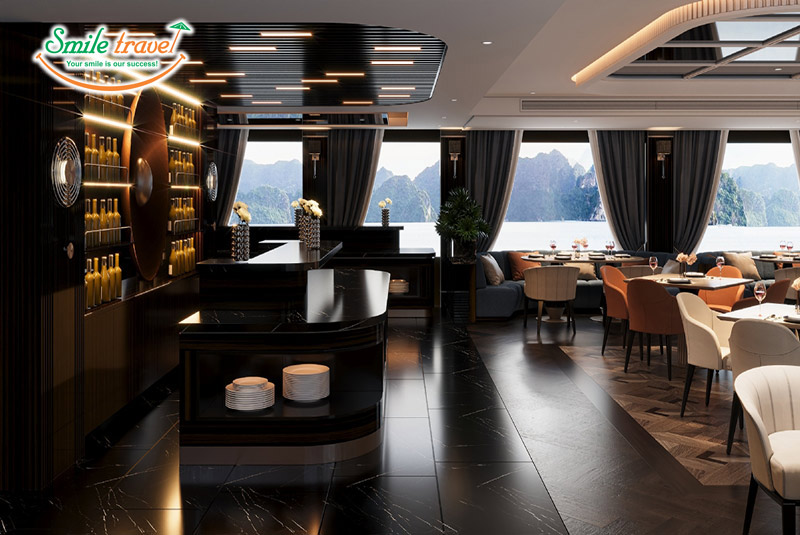 Restaurant Lounge Saquila Yacht Cruise