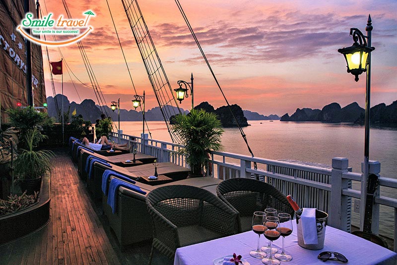 Sundeck du thuyen victory star smiletravel