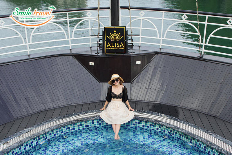 Swimming Pool Alisa premier Cruise smiletravel