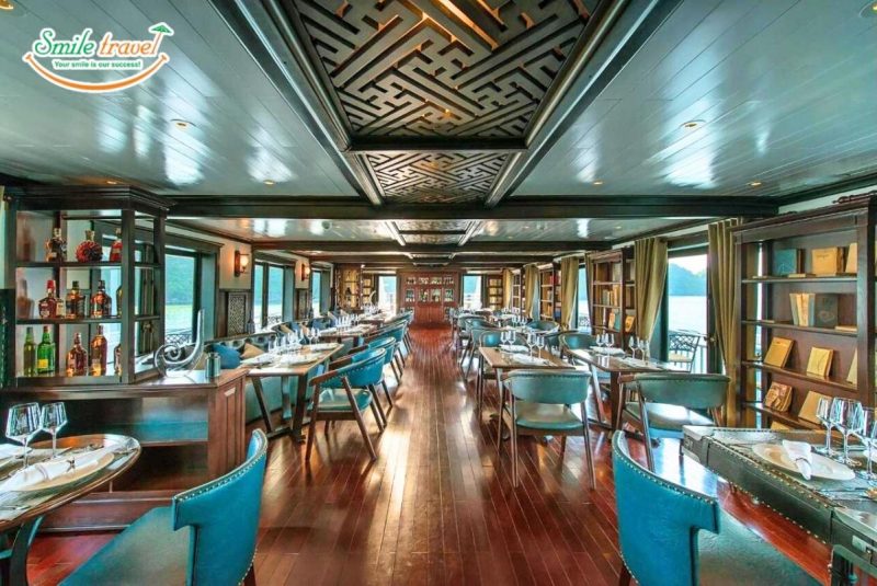 restaurant-Paradise-Sails-Cruise-smiletravel