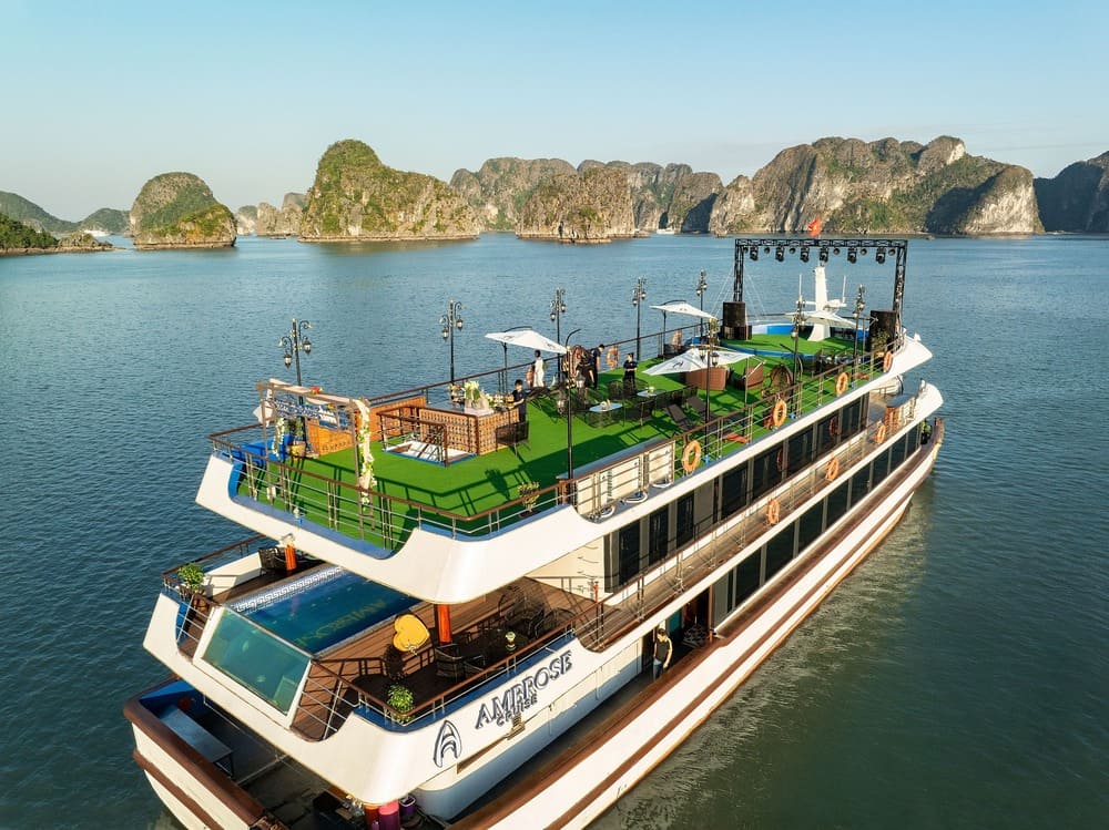 Tour du thuyền Ambrose Day Cruise Hạ Long 1 ngày