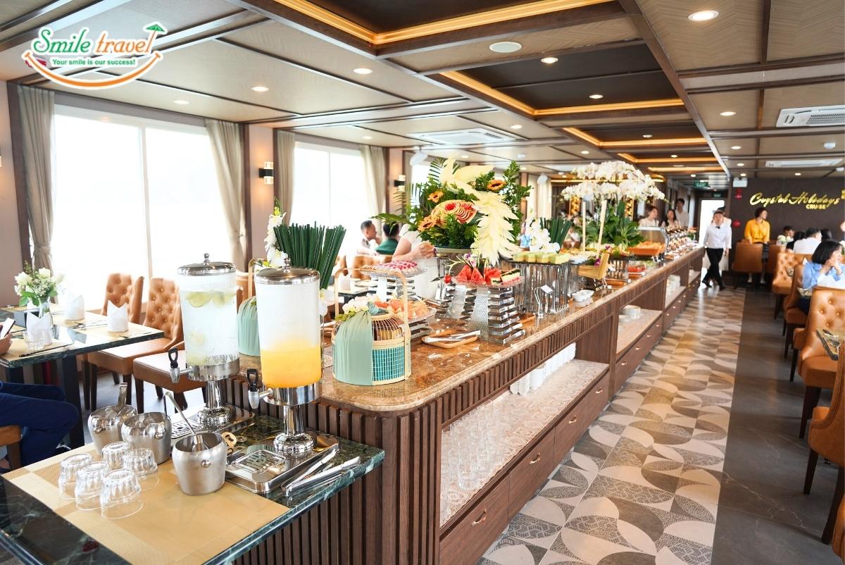 restaurant3-crystal-holidays-smiletravel