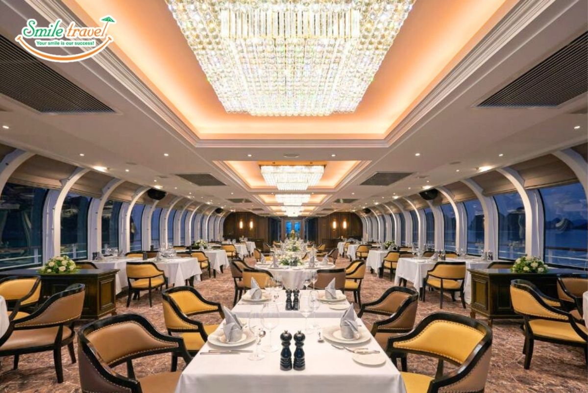 restaurant3-paradise-delight-cruise-smiletravel