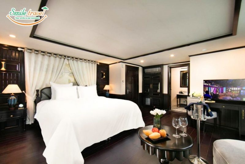 royal-suite-hermes-cruise-smiletravel