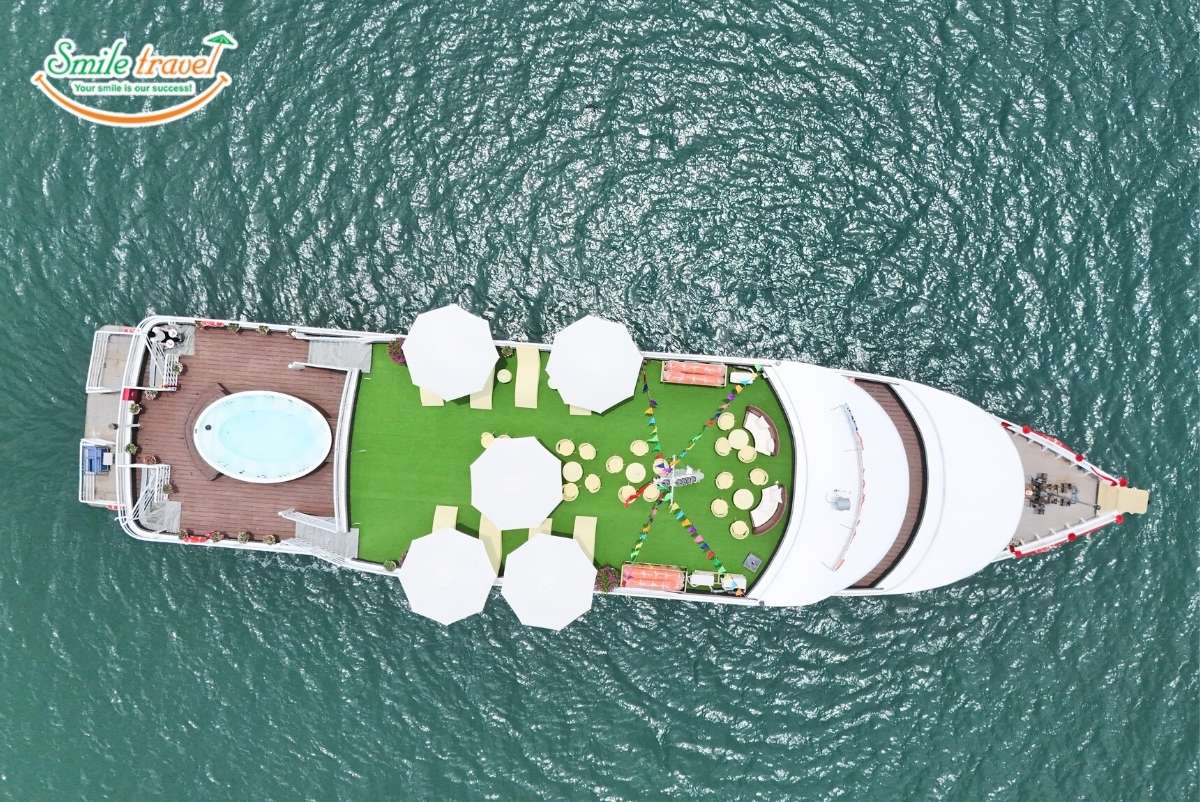 sundeck-crystal-holidays-smiletravel