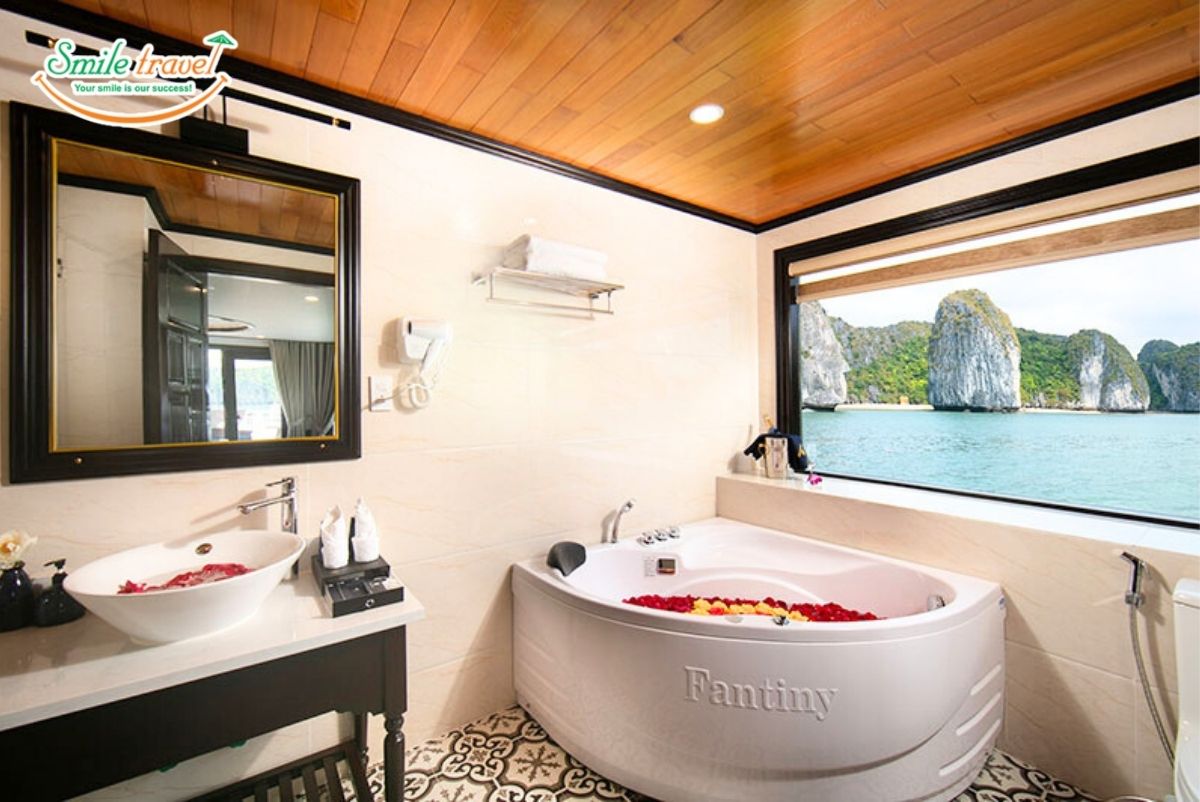 toilet2-hermes-cruise-smiletravel