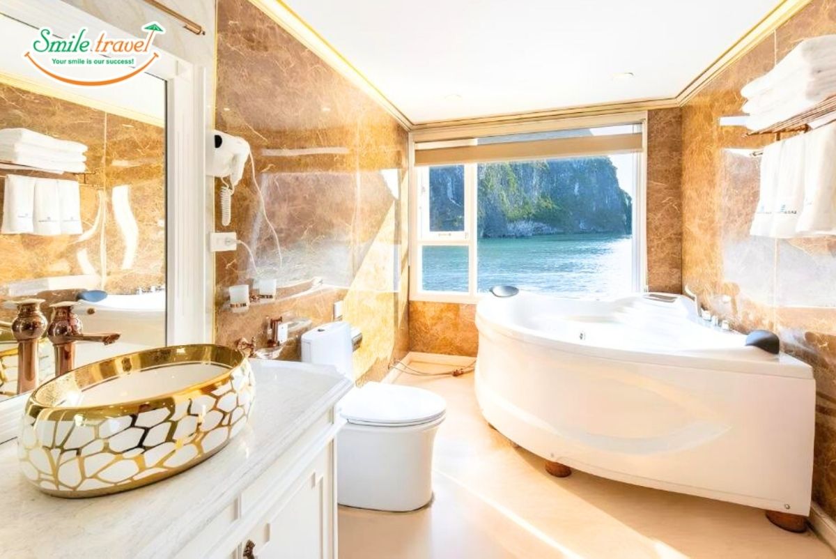 bathtub-verdure-lotus-halong-cruise-smiletravel