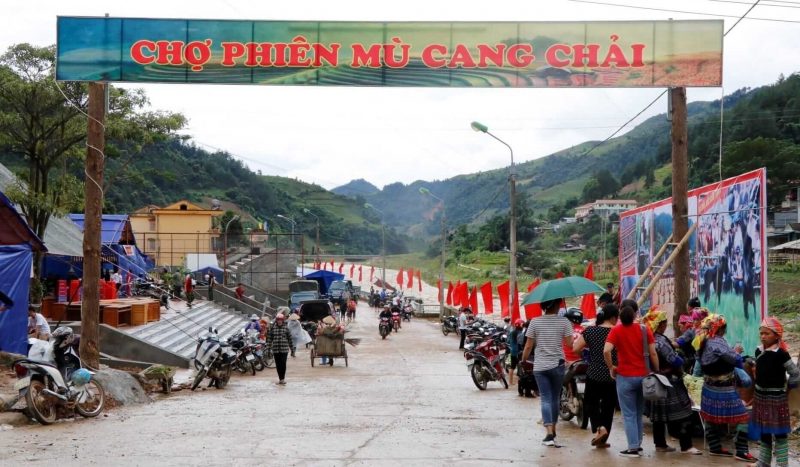 Chợ Mù Cang Chải hoặc bản Thái