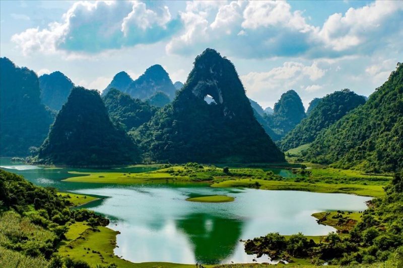Núi Mắt Thần - Cao Bằng