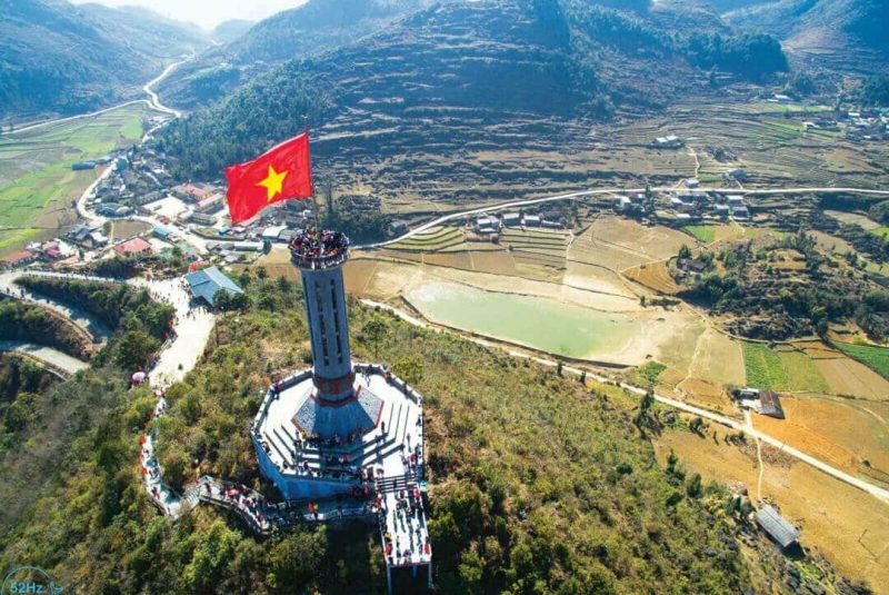 Cột Cờ Lũng Pô