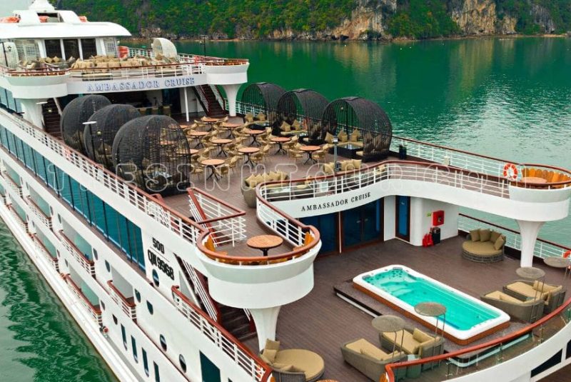 View du thuyền ambassador cruise hạ long
