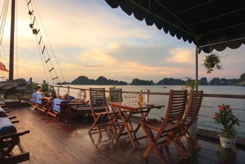 Du Thuyền Garden Bay