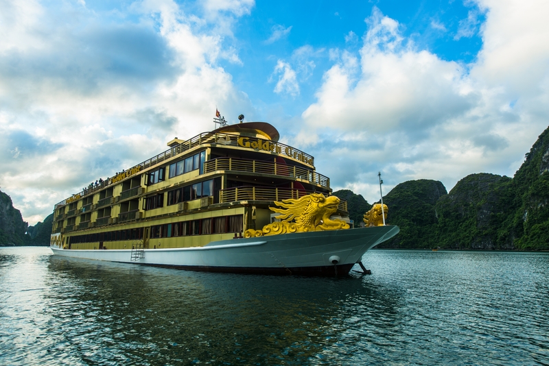 Du Thuyen Golden cruise