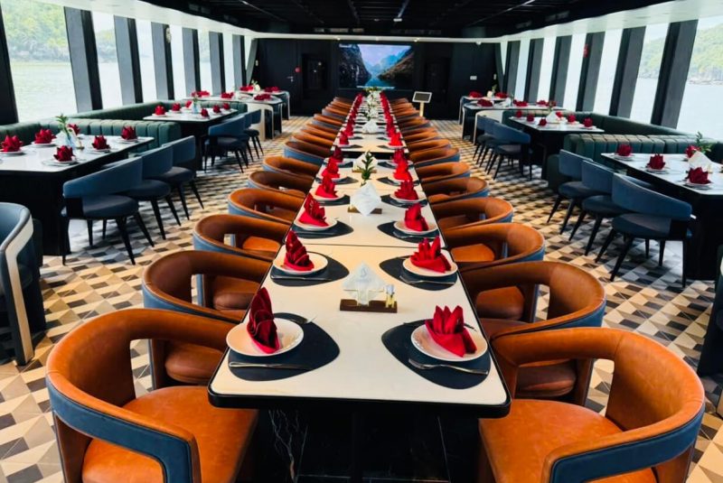 nhà hàng Du thuyền Serenity Grandeur