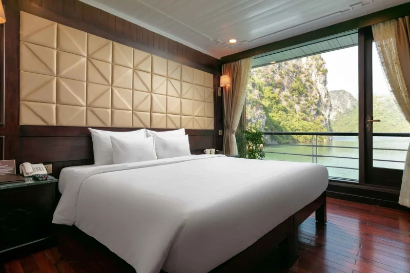 phòng ngủ giường đôi du thuyền Mila Cruise