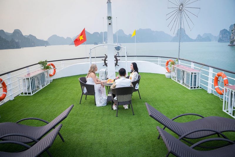 sundeck Du thuyền Stella Maris