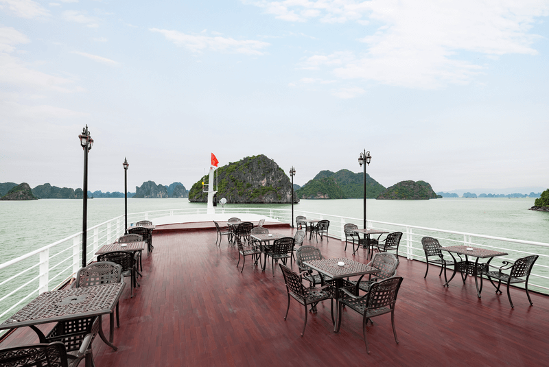 sundeck Du thuyền V-Dream
