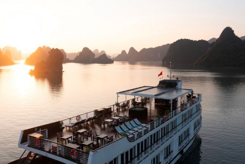 Sundeck Du Thuyền lily