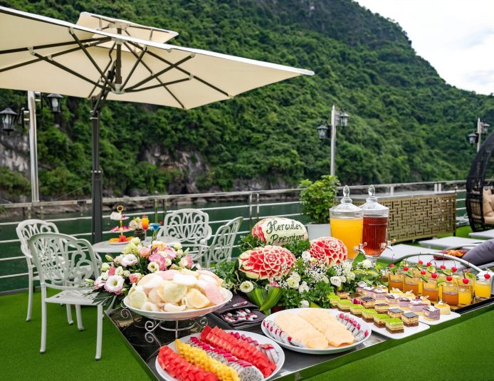 tiệc ngoài trời Du thuyền Hercules Premium