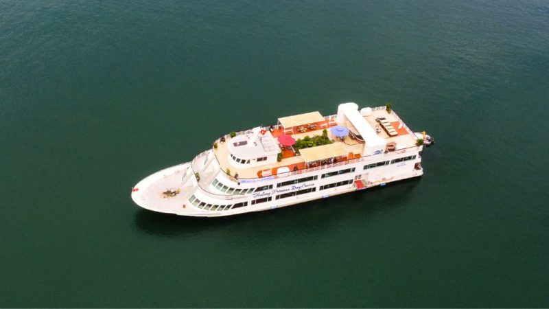 view toàn cảnh Du thuyền Princess Hạ Long