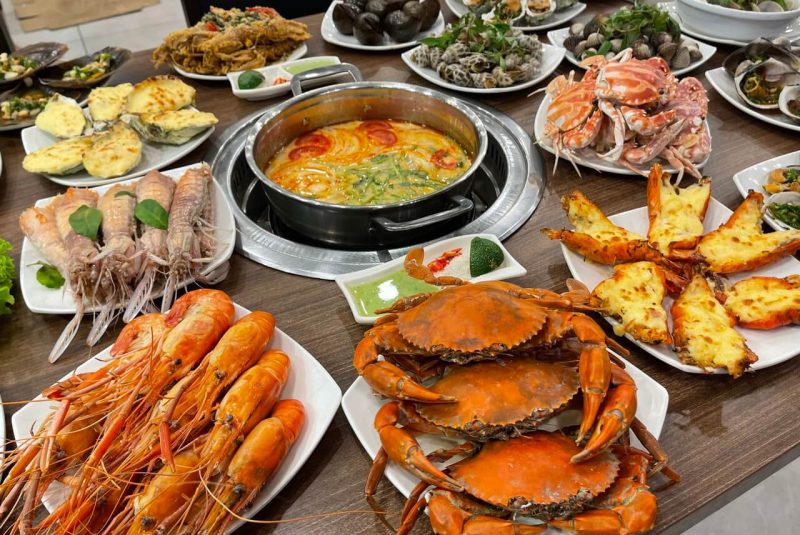 Thưởng thức hải sản biển hạ long