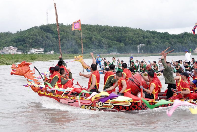 khám phá lễ hội đình quan lạn