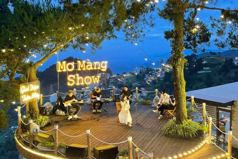 show mơ màng