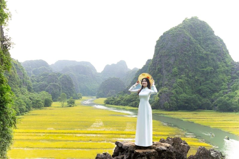 Tam Cốc Bích Động