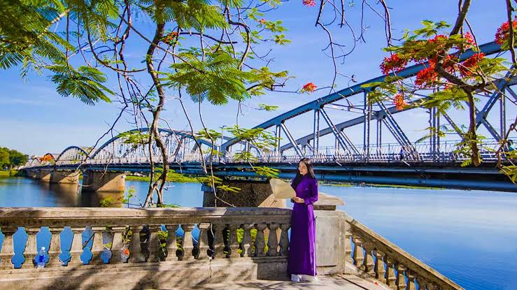 Cầu Tràng Tiền Huế