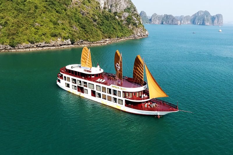 DU THUYỀN EMPEROR LEGACY CRUISES