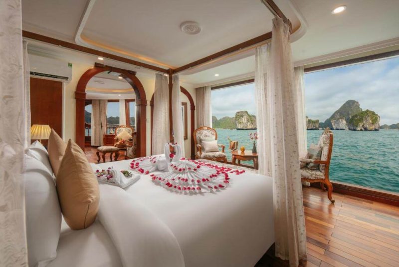 DU THUYỀN EMPEROR LEGACY CRUISES