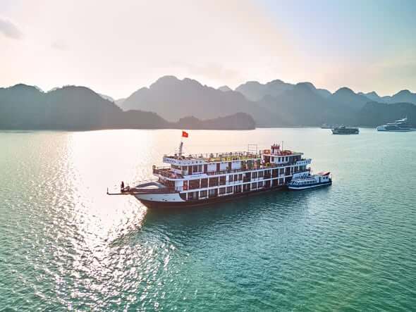 DU THUYỀN MIRA OF THE SEA CRUISE 