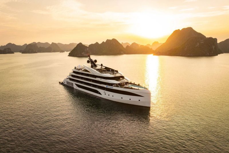 DU THUYỀN VICTORIOUS CRUISE