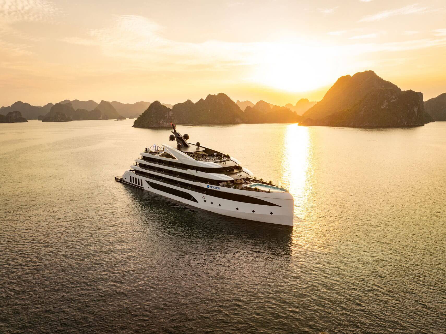 DU THUYỀN VICTORIOUS CRUISE