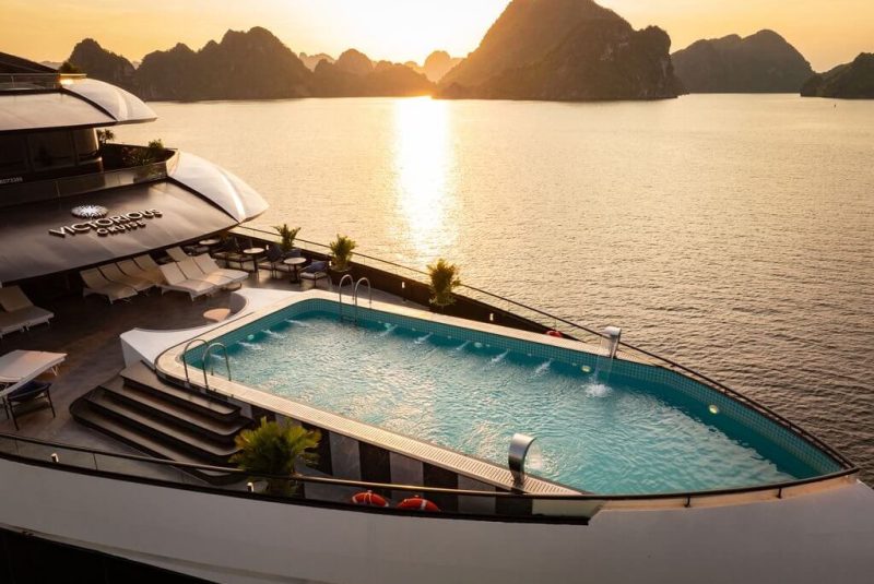 DU THUYỀN VICTORIOUS CRUISE